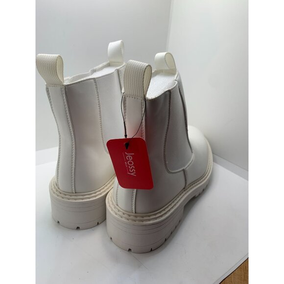 White Chunky Sole Vegan Leather Chelsea Boots With Elastic Side Panels & Pull Tz - Picture 2 of 3